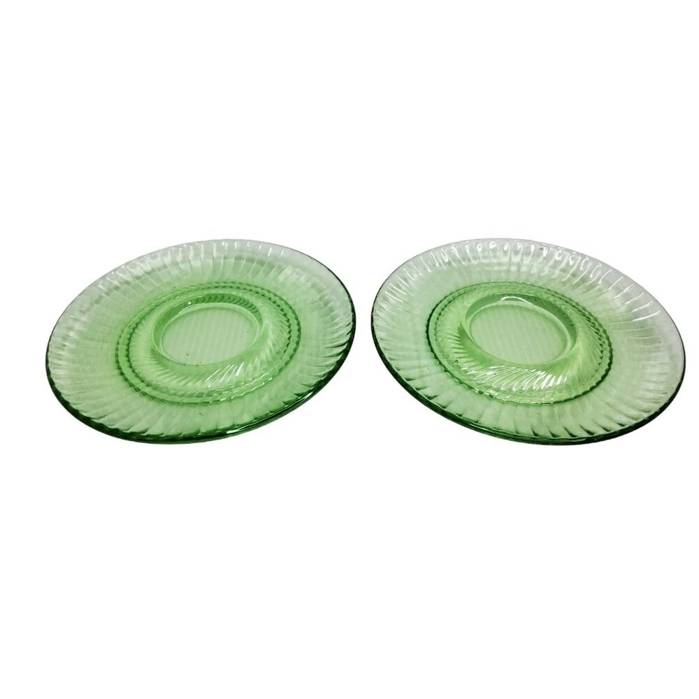 vintage pair of green 5 5/8in vaseline glass desert/bread plates